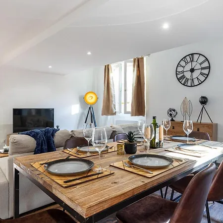 Spacious 2 Bdr Old Town Heart نيس