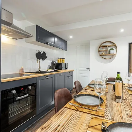 Spacious 2 Bdr Old Town Heart ניס