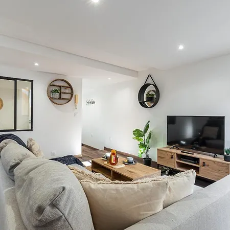 شقة Spacious 2 Bdr Old Town Heart *