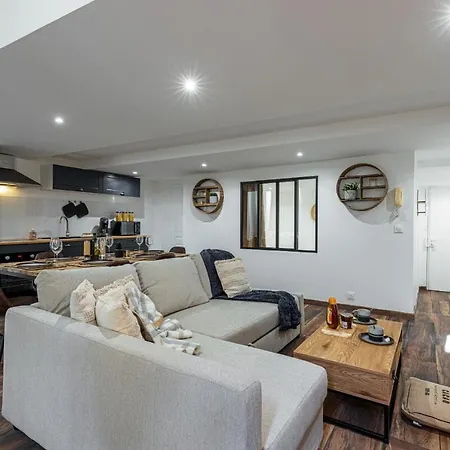 Spacious 2 Bdr Old Town Heart דירה *