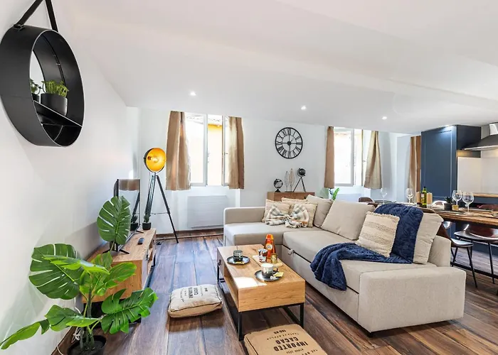 شقة Spacious 2 Bdr Old Town Heart *