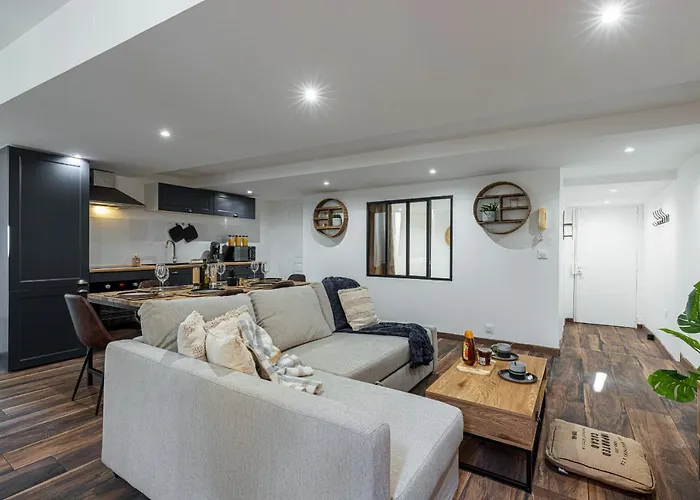 Spacious 2 Bdr Old Town Heart شقة *