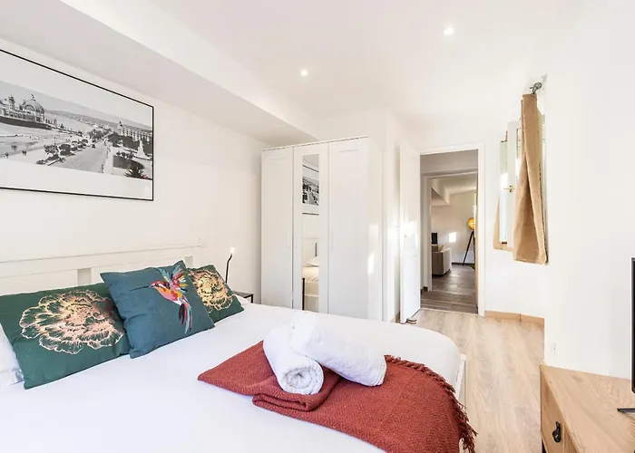 Appartement Spacious 2 Bdr Old Town Heart Nice