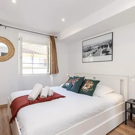דירה Spacious 2 Bdr Old Town Heart *