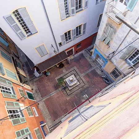 Spacious 2 Bdr Old Town Heart ניס
