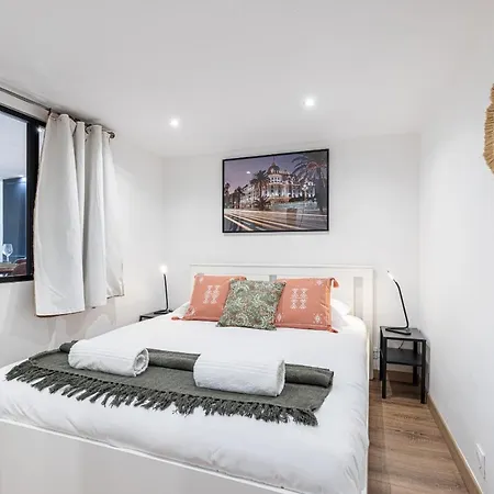 Spacious 2 Bdr Old Town Heart דירה *