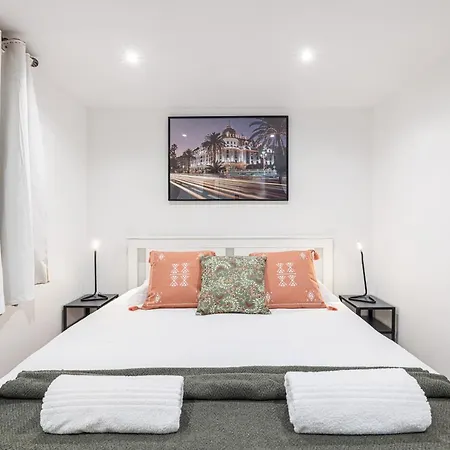Spacious 2 Bdr Old Town Heart דירה ניס